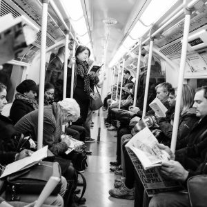 巷で話題のダイソー商品『読書台』を購入してきた！